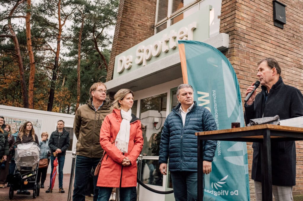 Titel- of bestandsnaam: de-vliegbasis-opening.jpg.